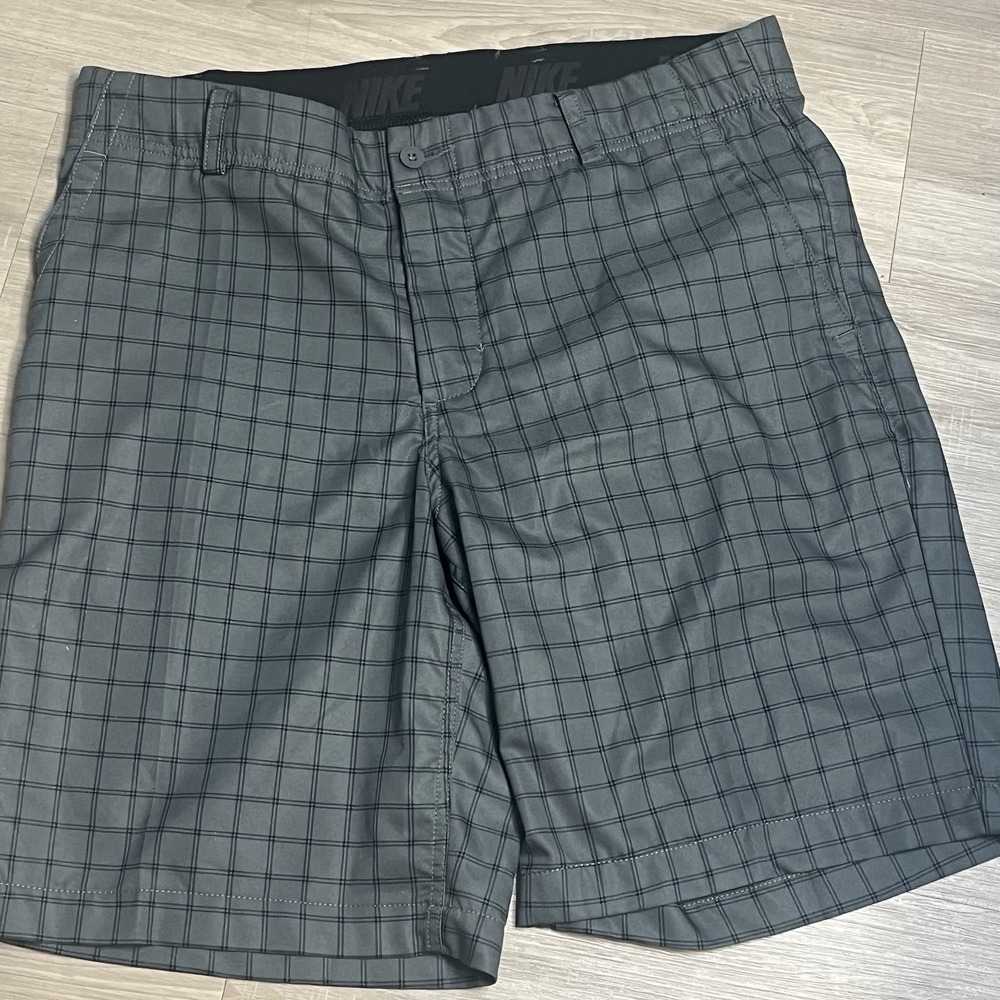 Nike Gold Dri Fit Shorts Mens 34 Gray/Black Standard Fit Performance Stretch 10"